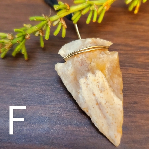 🌿 Natural Stone Arrowhead Necklace 🌿 - Picture 7 of 16